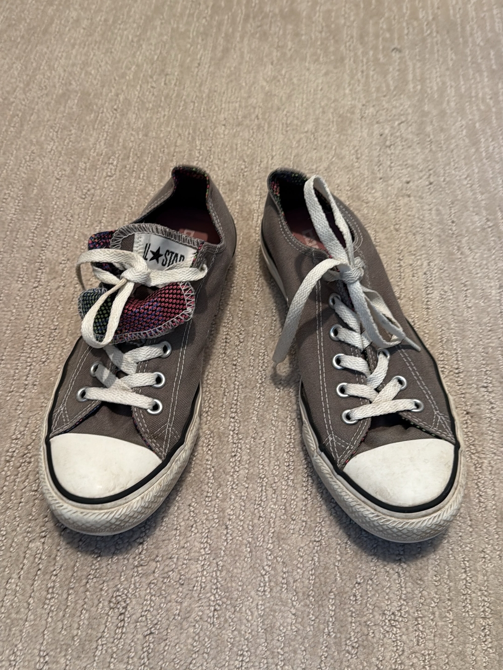 Classic Low-Top Canvas Sneakers in Gray